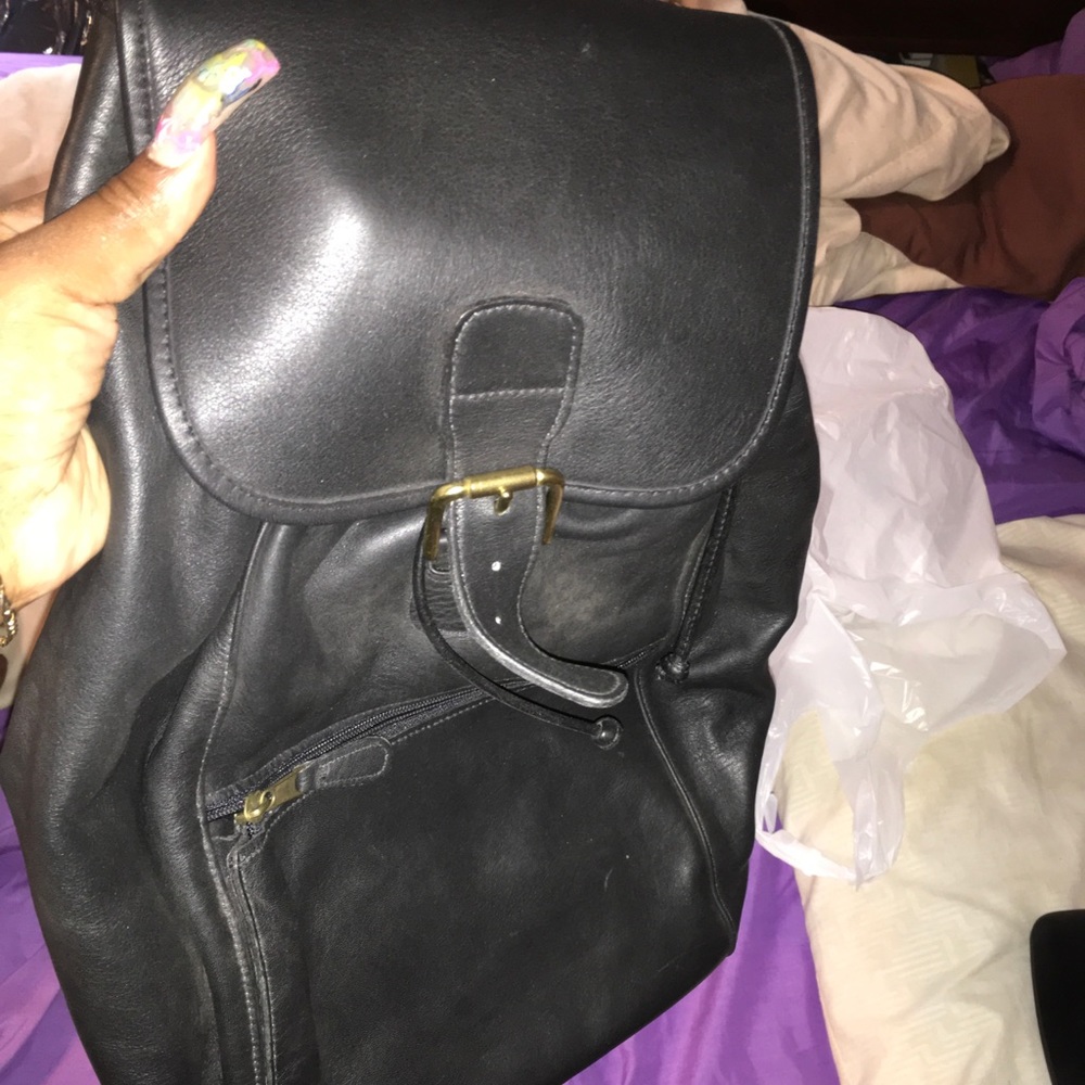 Black Coach backpack barely used - Picture 2 of 10
